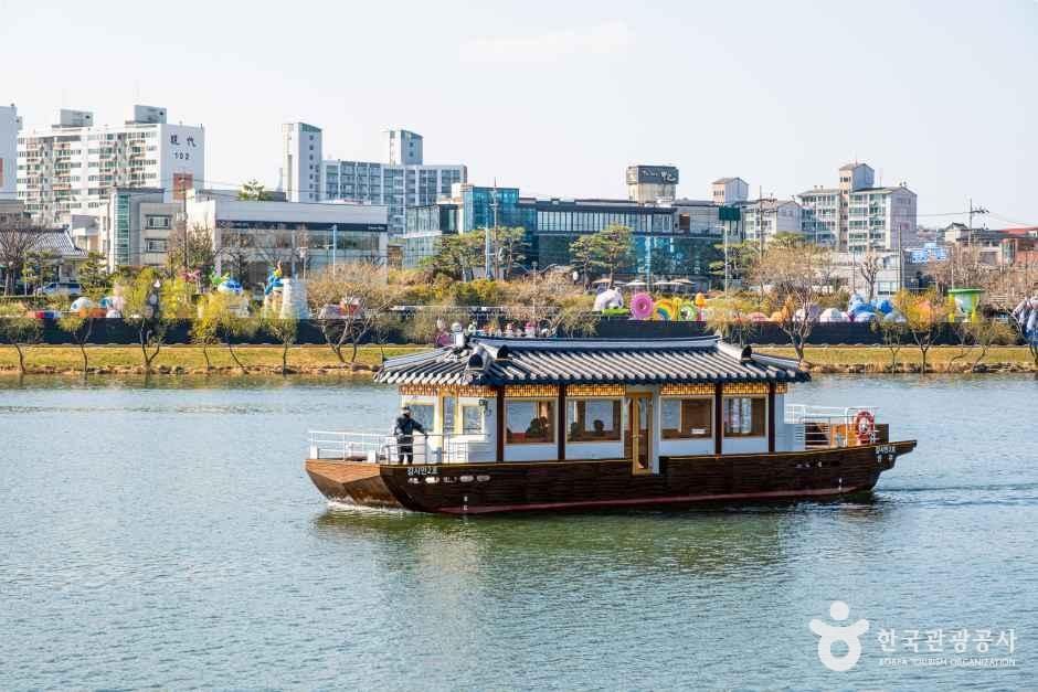 물빛나루쉼터 — 진주 진주성·촉석루·남강변