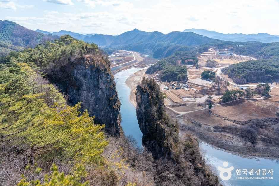 선돌 — 영월 청령포·선돌·한반도지형